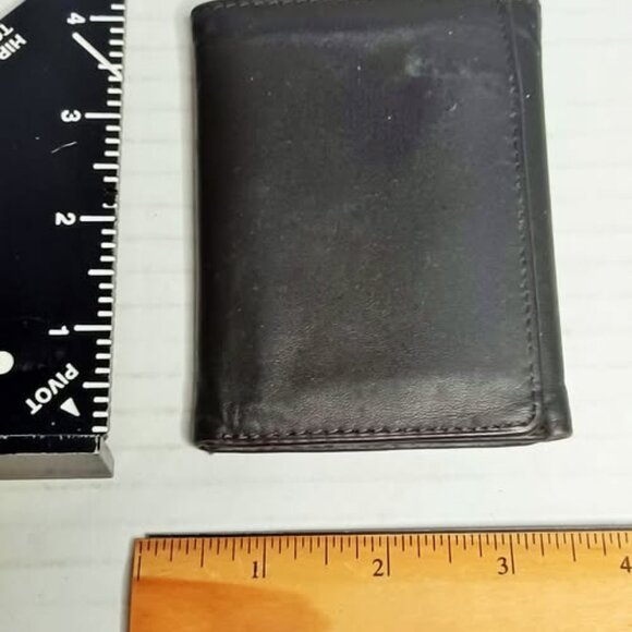 Perry Ellis Portfolio Leather Wallet - Picture 2 of 4